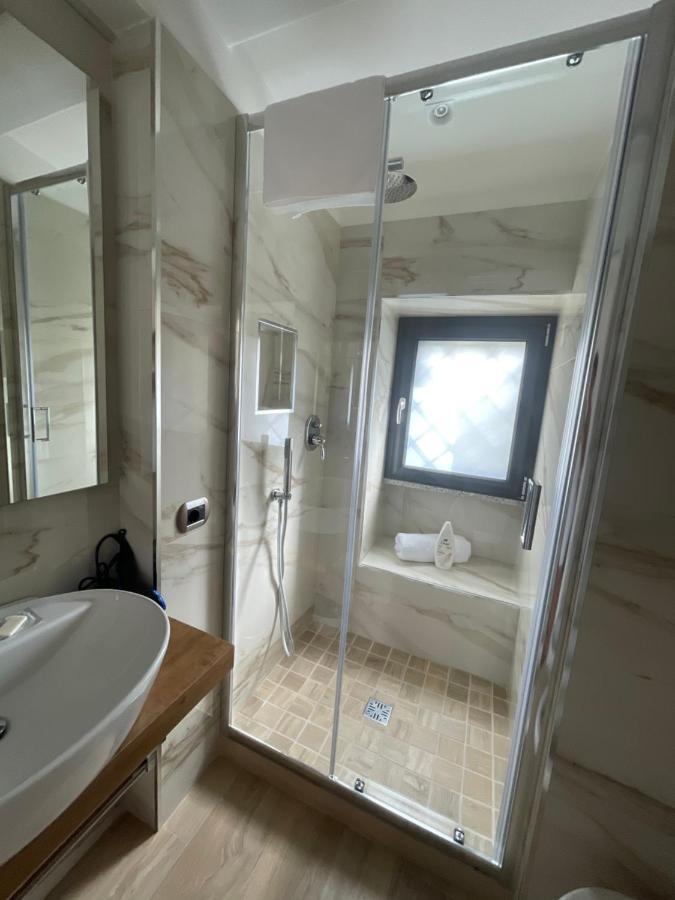 Le Chic Rooms Neapol Zewnętrze zdjęcie
